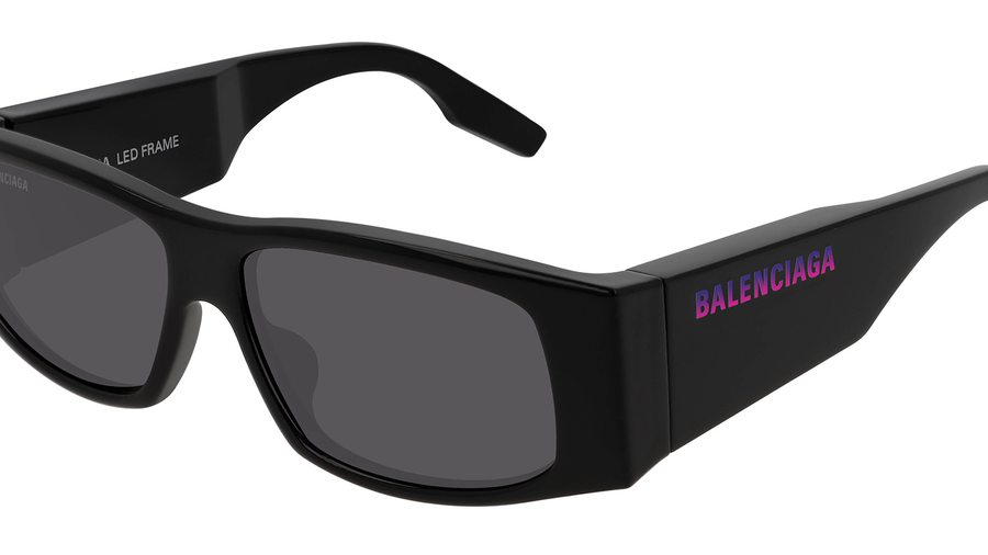 L’objet du jour : les lunettes à montures LED Balenciaga