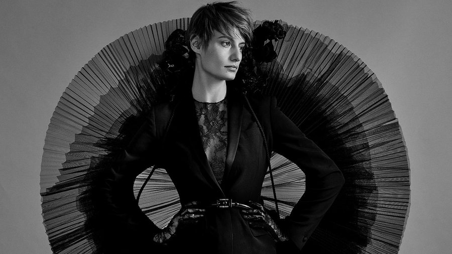 Veronika Kunz sublimée en haute couture par Jean-Baptiste Mondino et Babeth Djian