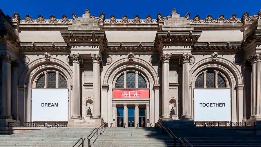 Yoko Ono rhabille la façade du plus grand musée des États-Unis