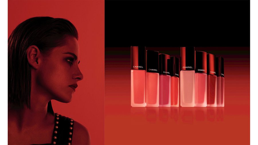 L’encre rouge de Chanel portée par Kristen Stewart