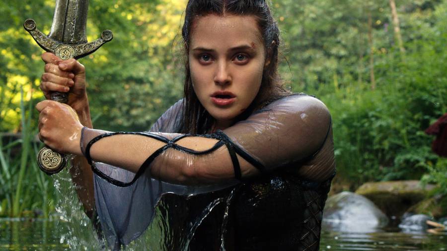  Who is Katherine Langford, heroine of the new Netflix series, Cursed?