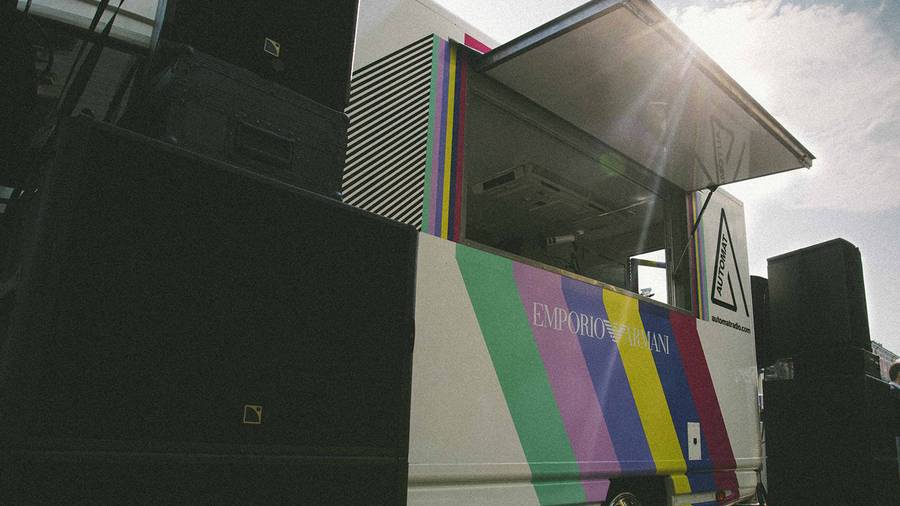Automat Radio : le “music truck” d'Emporio Armani qui sillonne l'Europe