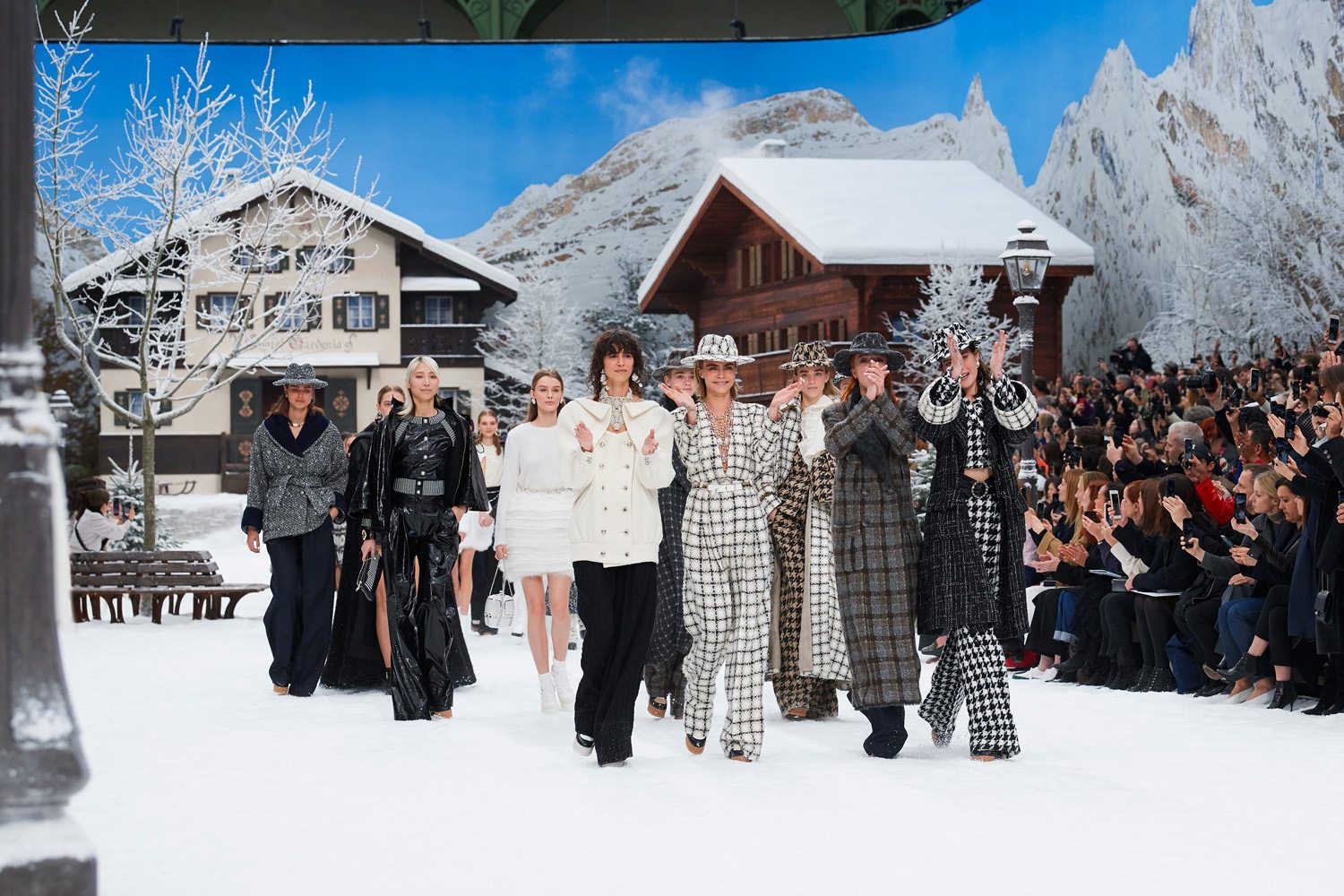 La dernière collection de Karl Lagerfeld pour la maison Chanel