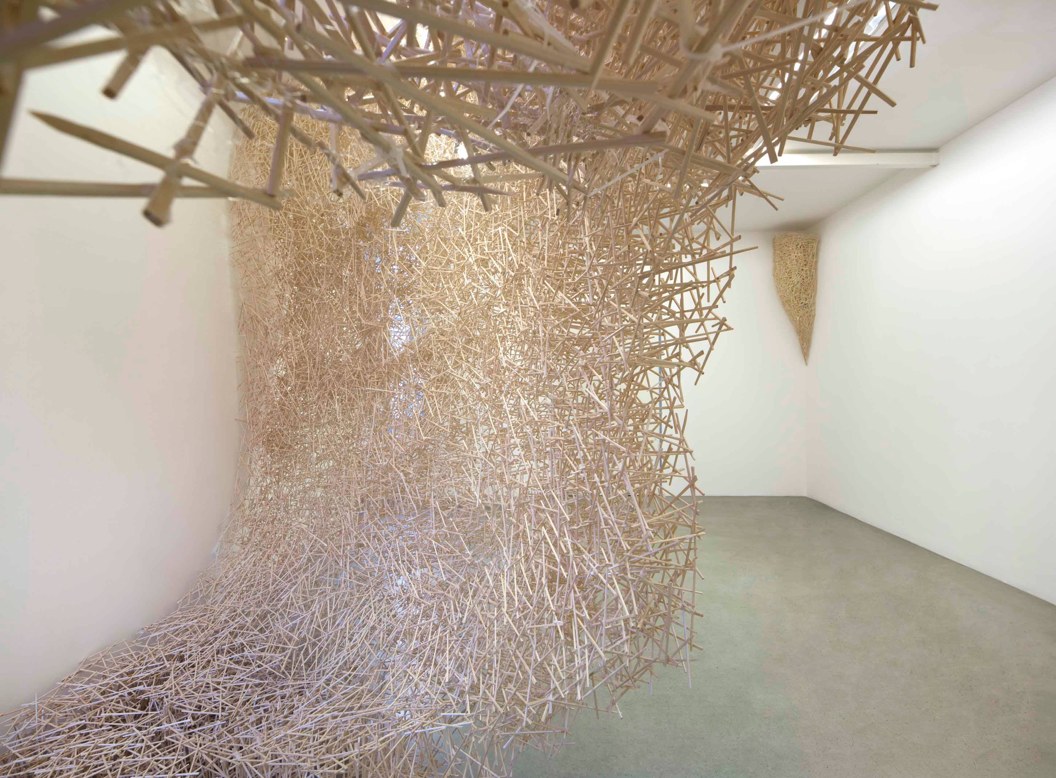   Tadashi Kawamata, Nest, jusqu'au 27 janvier 2018, galerie Kamel Mennour.