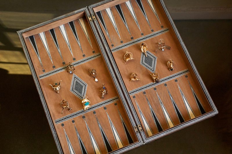 La première collection de bijoux de Clare Waight Keller pour Givenchy