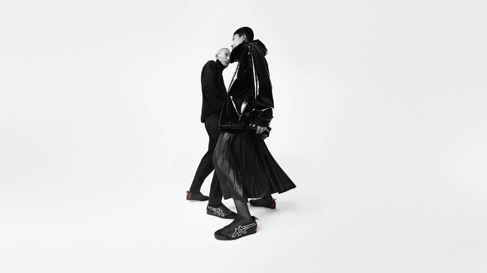 Givenchy collabore avec Onitsuka Tiger pour deux baskets sportswear chic