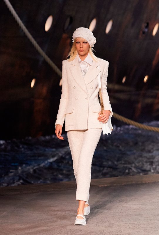Au Grand Palais, la croisière s’amuse avec Chanel et Karl Lagerfeld