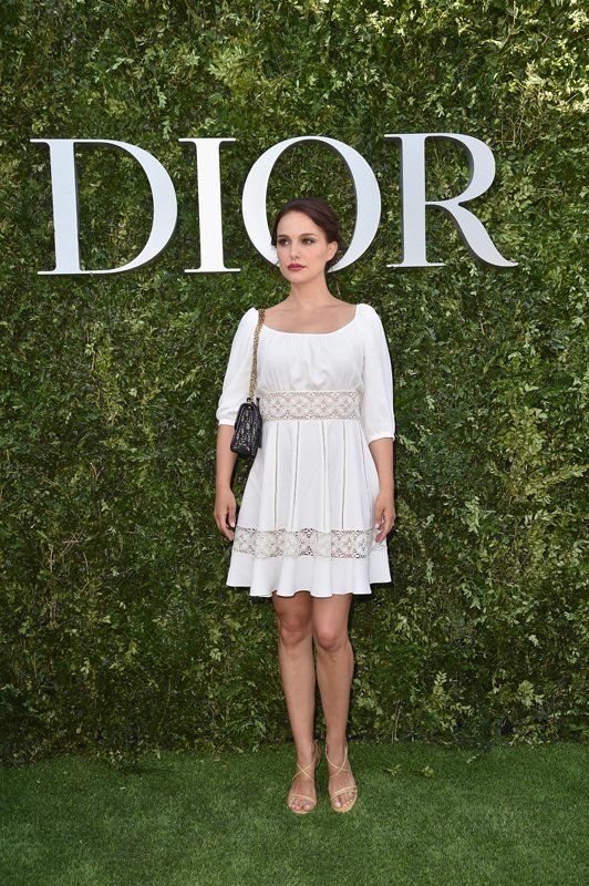 Quelles étaient les célébrités présentes à l’inauguration de l’exposition Dior aux Arts déco?