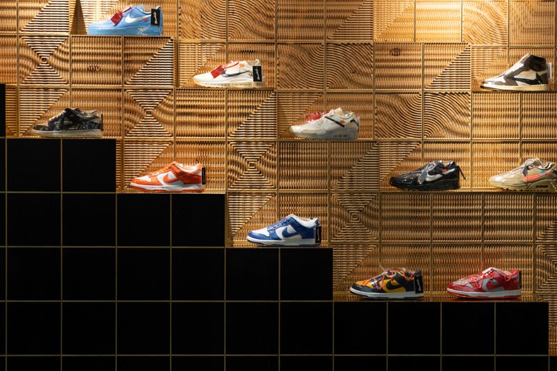 L'espace sneakers Presentedby au Bon Marché Rive Gauche 