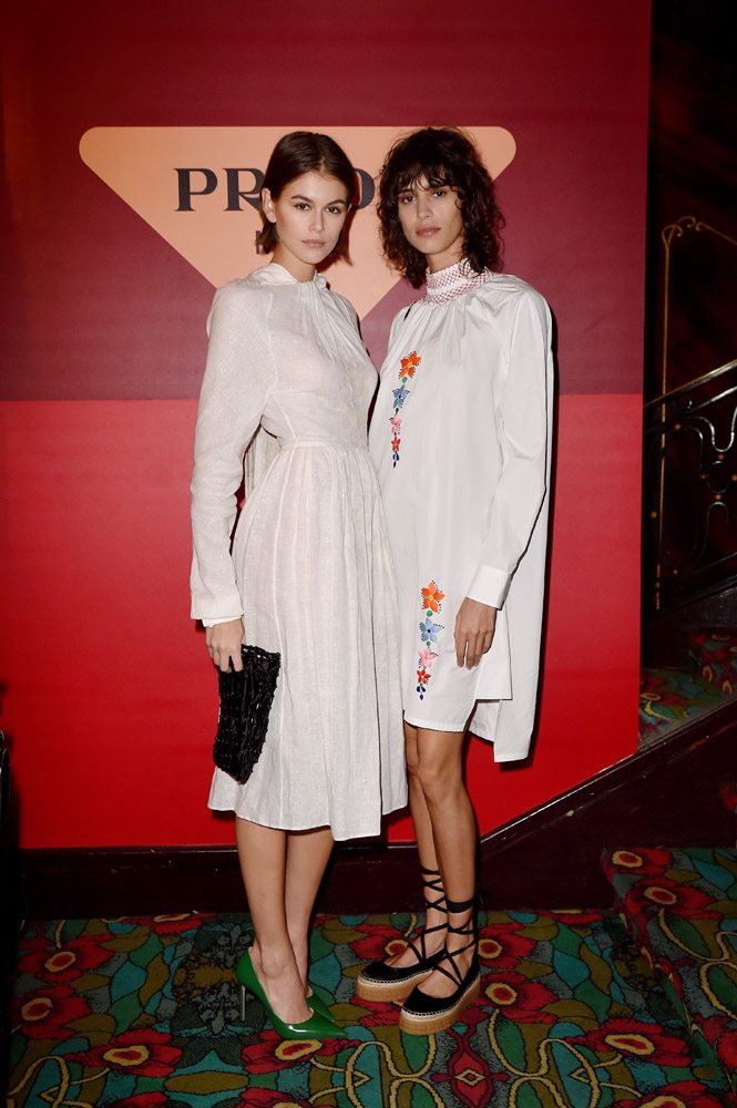 Kaia Gerber, Gigi Hadid et Adèle Exarchopoulos invitées du Prada Mode Paris