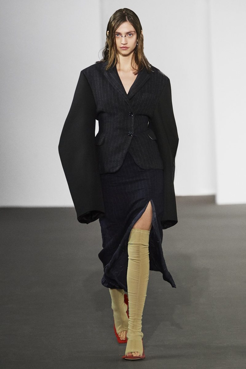 Acne Studios women prêt-à-porter fall-winter 2020-2021 fashion show