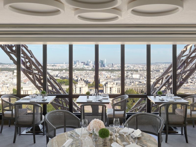 Comment déjeuner dans la tour Eiffel sans réservation?