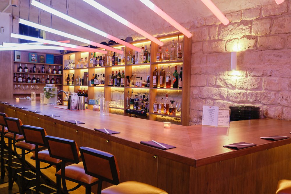 Le Gyoza Bar abrite un bar à cocktails caché