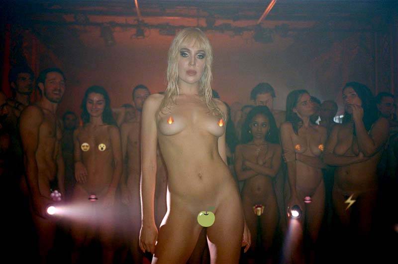 Romain Gavras et Kim Chapiron filment un club nudiste