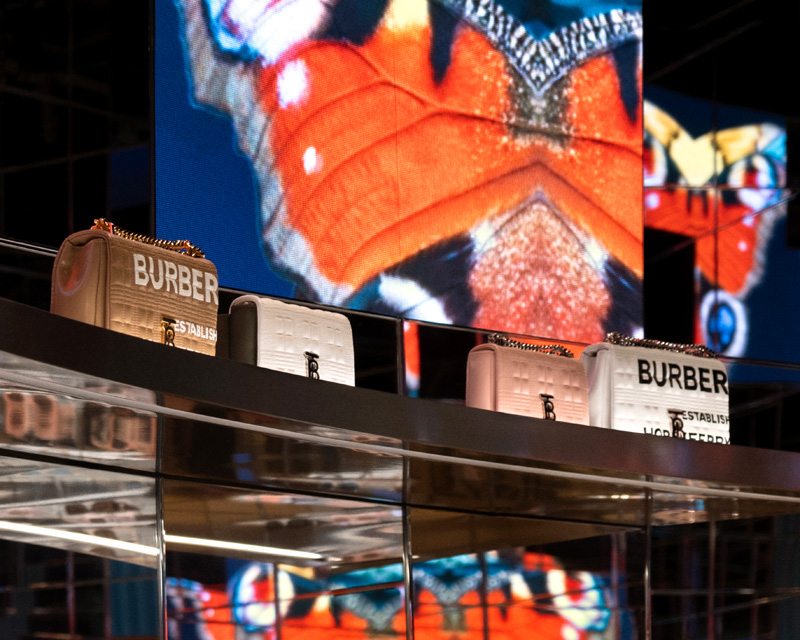 Burberry ouvre une boutique ultra futuriste en Chine