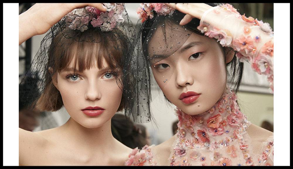 Backstage : le maquillage du défilé haute couture Chanel printemps-été 2018 