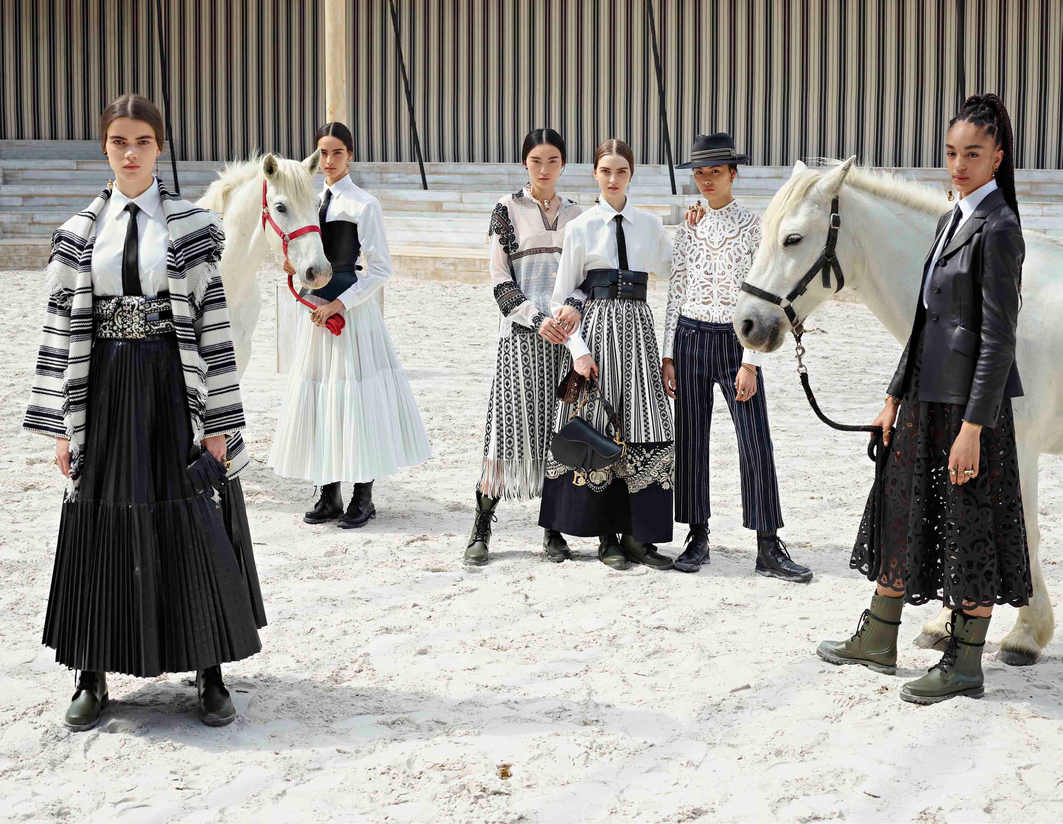 Dior Cruise 2019 : a Mexican atmosphere at the Château de Chantilly