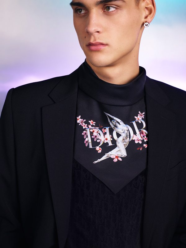 Les nouvelles pièces Dior Homme x Hajime Sorayama