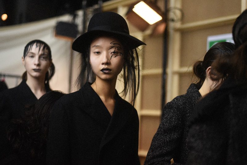 Backstage : le défilé Yohji Yamamoto automne-hiver 2020-2021