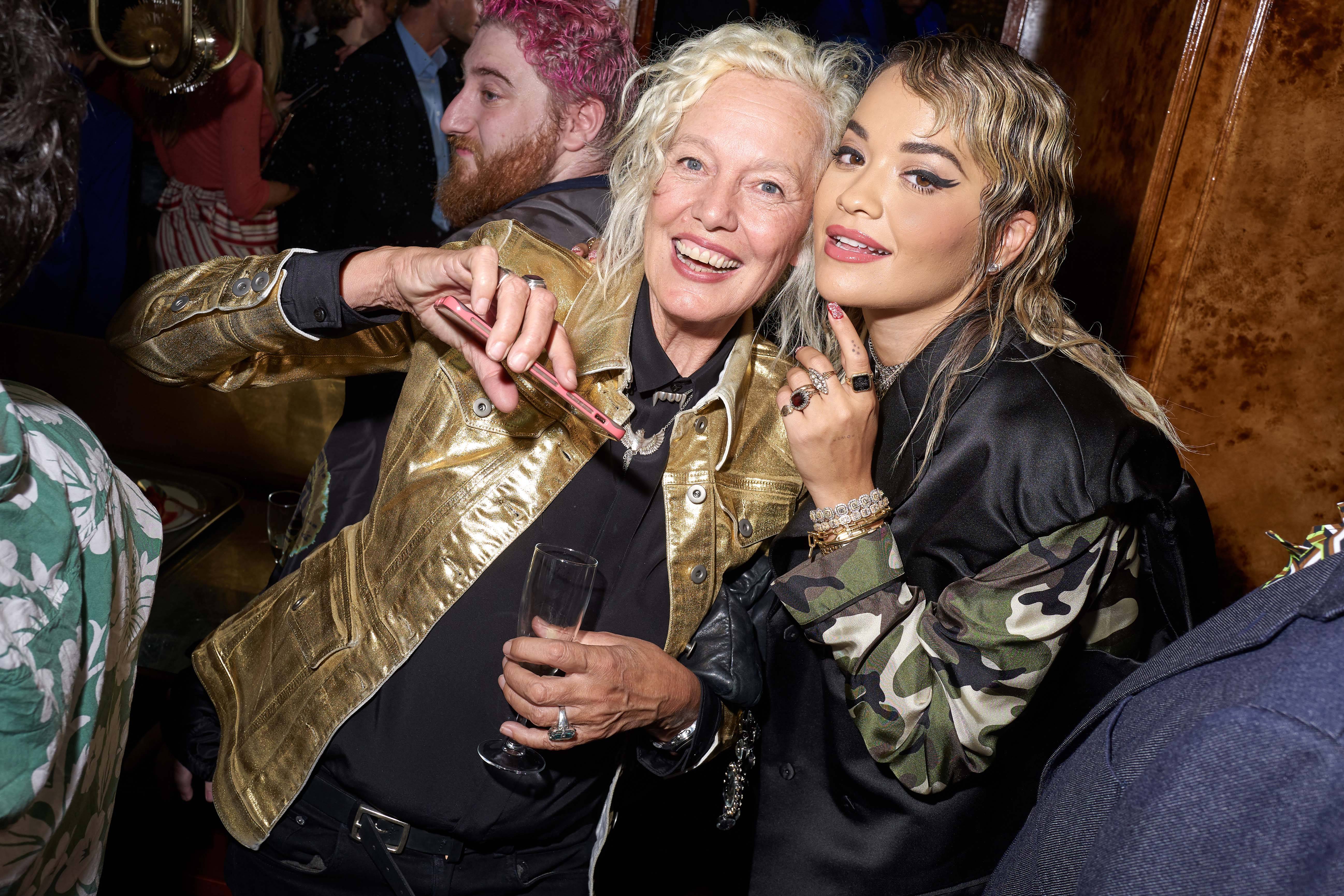 Kaia Gerber et Rita Ora font la fête à la soirée Miu Miu