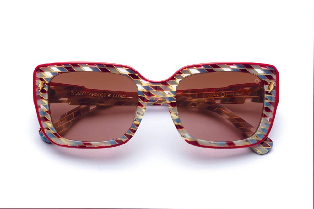 Etnia Barcelona lance une collection de lunettes inspirées par Bowie 