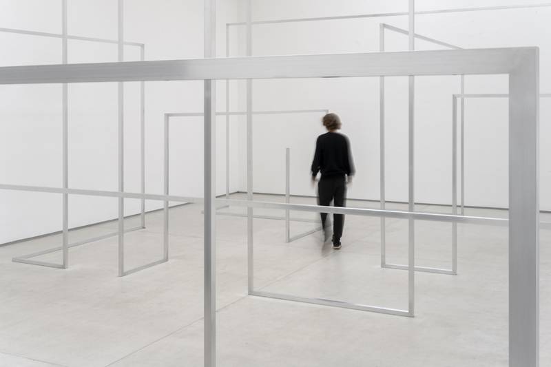 Antony Gormley, “RUN II” (2020). Aluminium square tube 40 x 40 mm. Installation view, Galerie Thaddaeus Ropac, Marais, Paris, France. Photograph by Charles Duprat © the artist