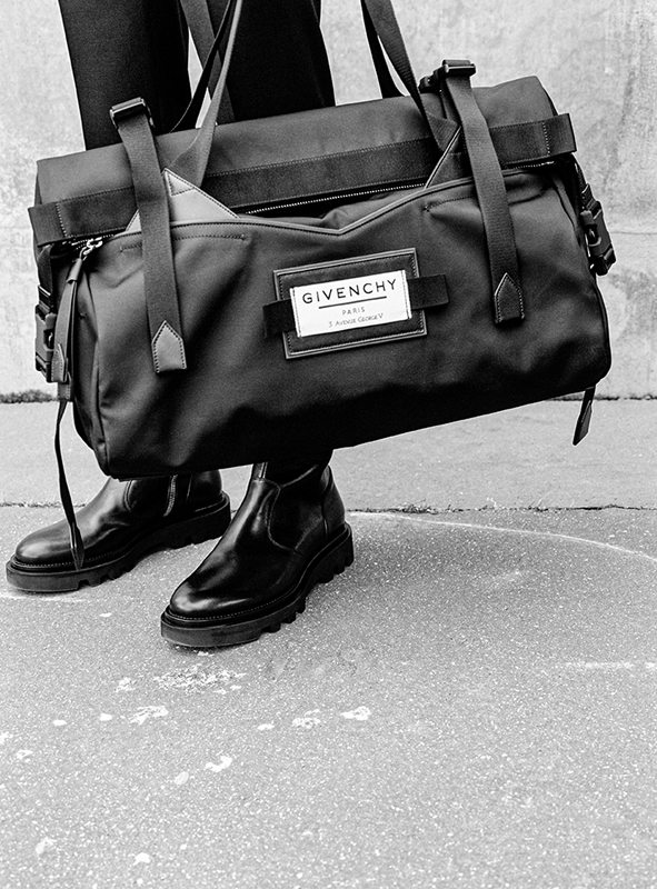 Givenchy signe une collection de sacs de voyage