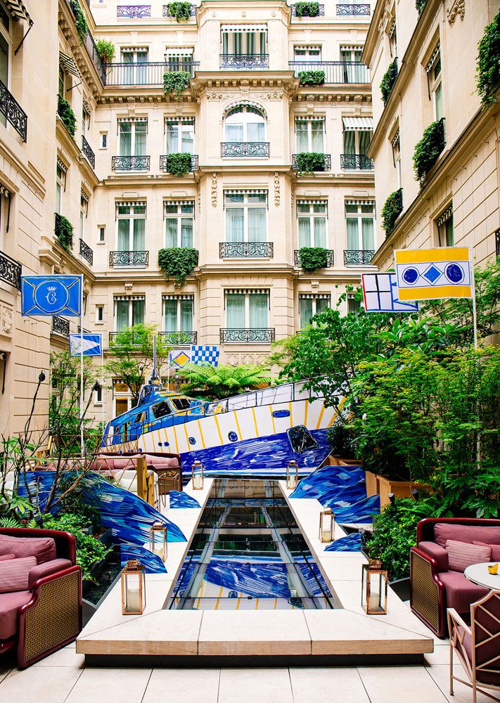 L’Hôtel de Crillon inaugure son yacht club pour célèbrer les 100 ans du Negroni