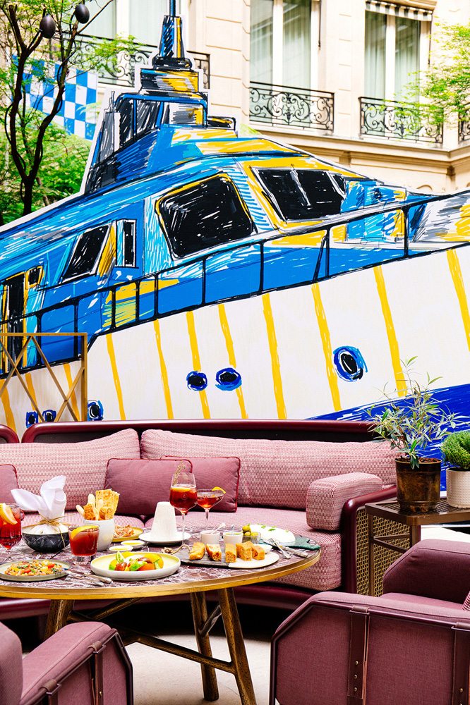 L’Hôtel de Crillon inaugure son yacht club pour célèbrer les 100 ans du Negroni