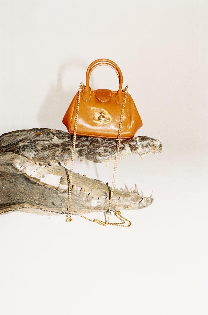 600 photos de sacs à main par Juergen Teller: l'exposition monstre d'un artiste obsessionnel
