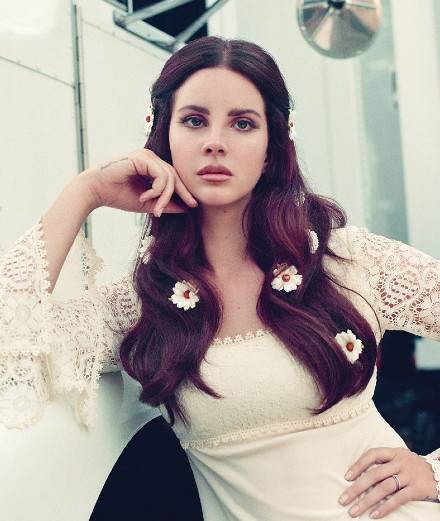 Lana Del Rey: what to expect from her first poetry book?