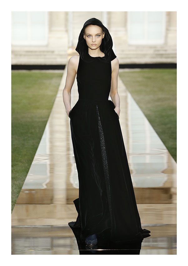 Givenchy haute couture : Clare Waight Keller célèbre Monsieur Hubert de Givenchy