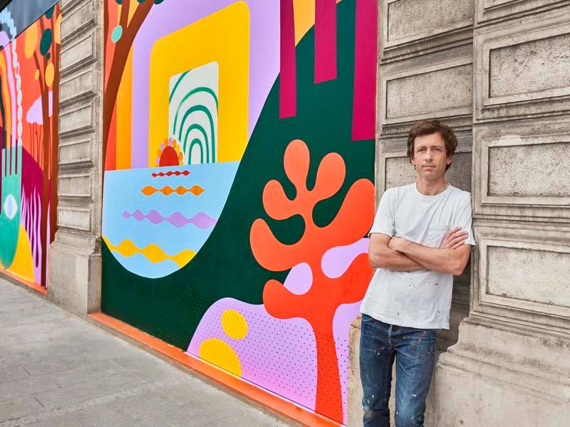 Le peintre Luckylefthand habille les murs de Louis Vuitton
