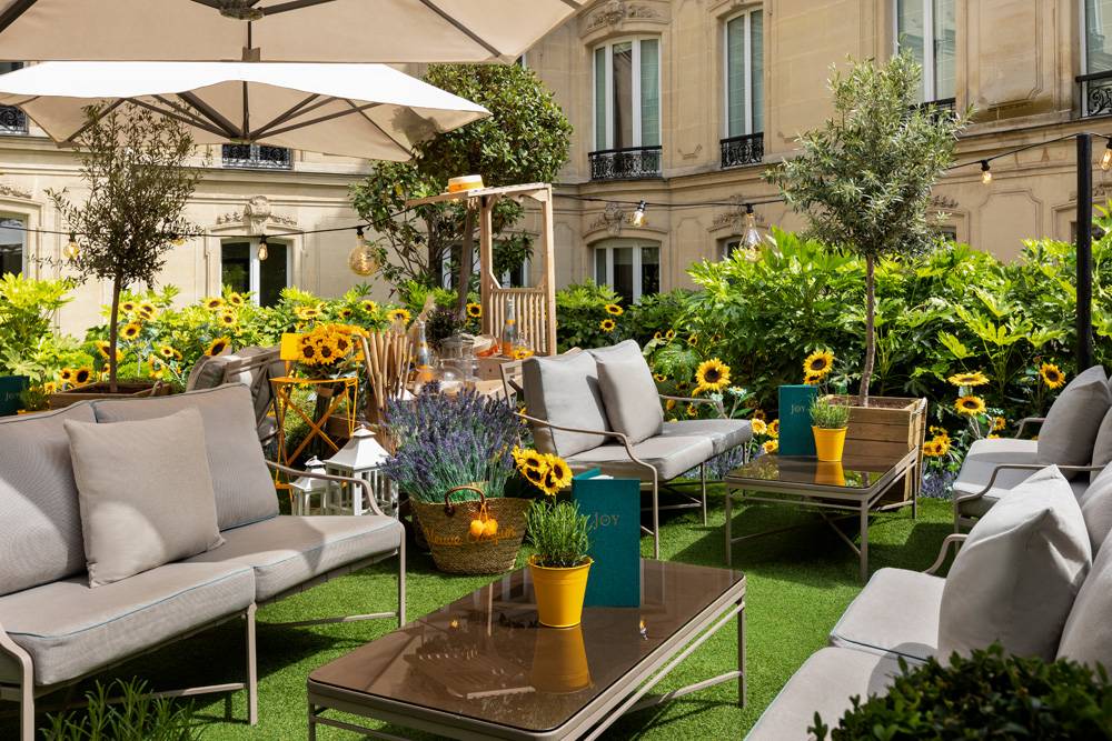 Joy, la terrasse cachée de l'hôtel Le Fouquet's sur les Champs-Elysées
