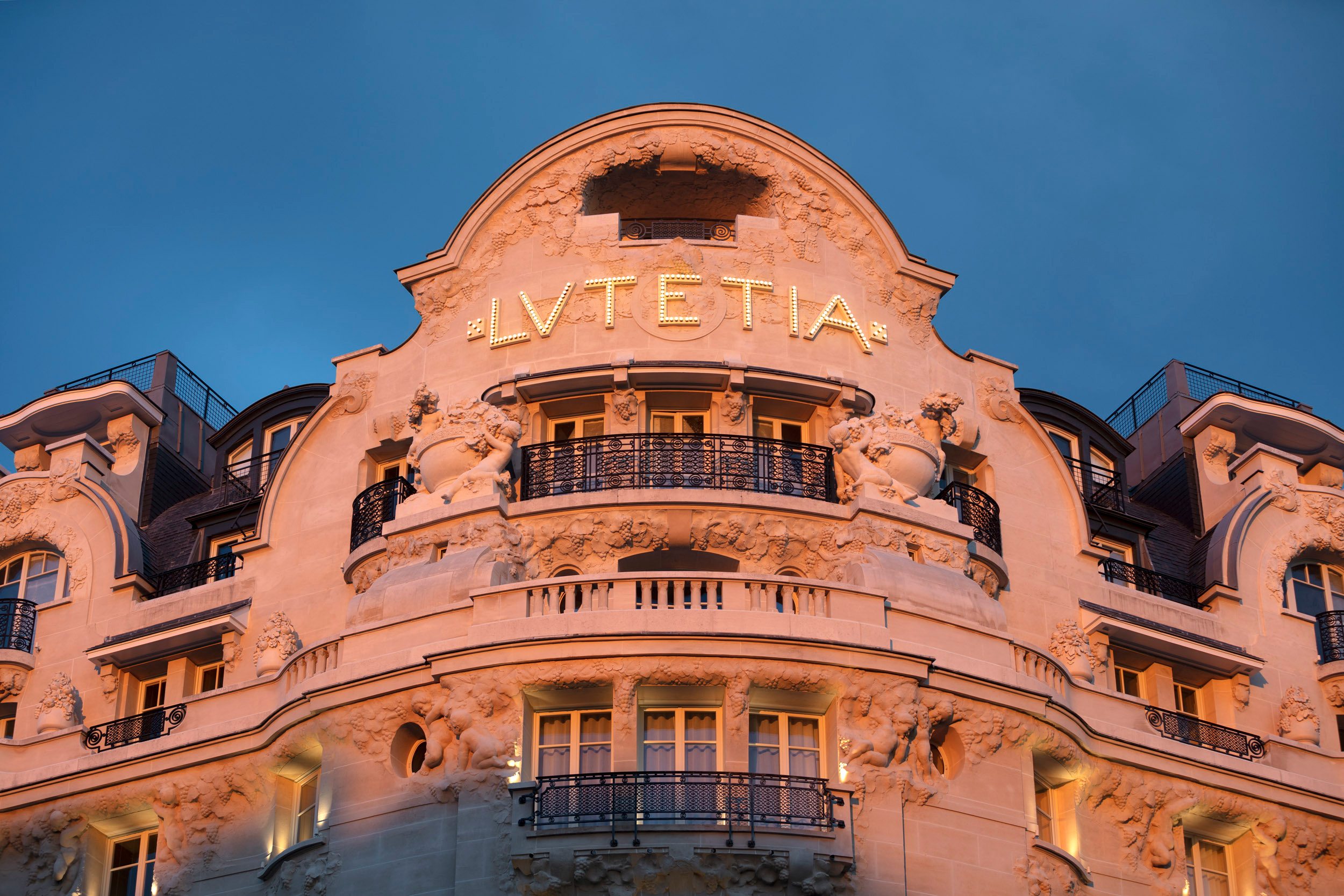 Quel hôtel parisien a réçu la certification palace?