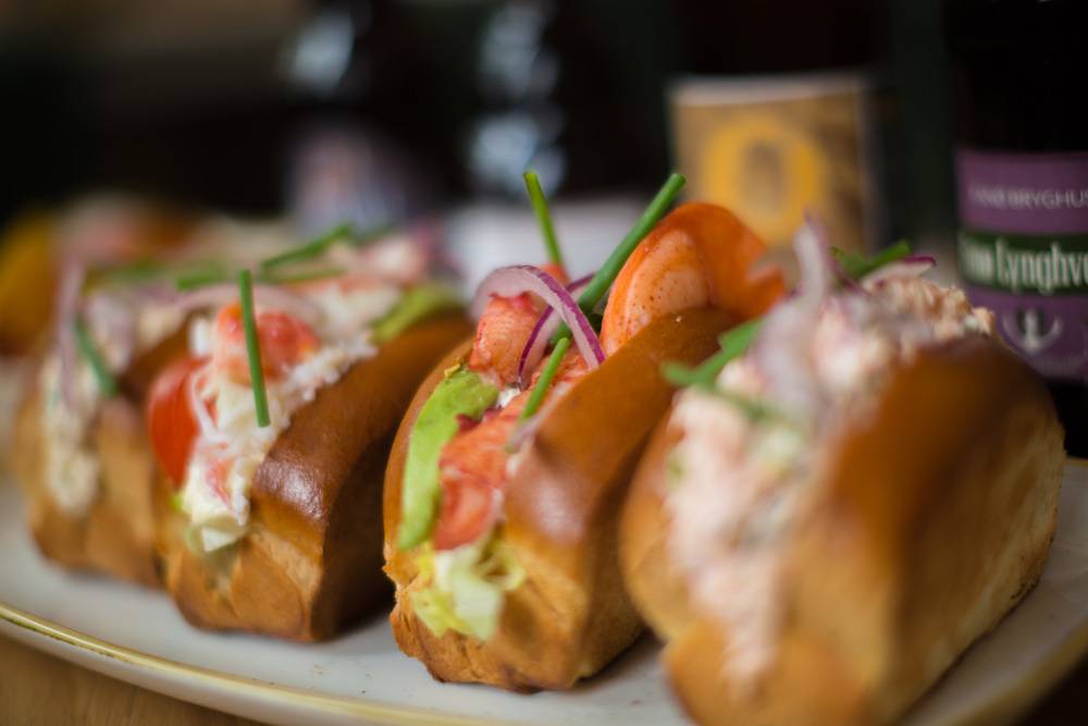 Où savourer les meilleurs lobster rolls de Paris?