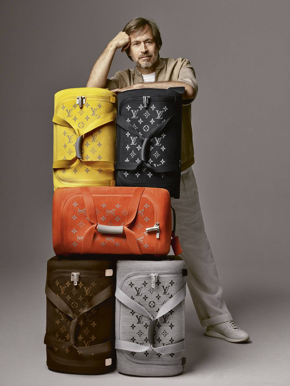 Pourquoi les bagages imaginés par Marc Newson pour Louis Vuitton sont-ils ultra innovants?