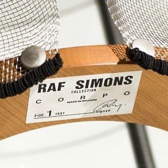 Combien coûte la thèse de Raf Simons ?