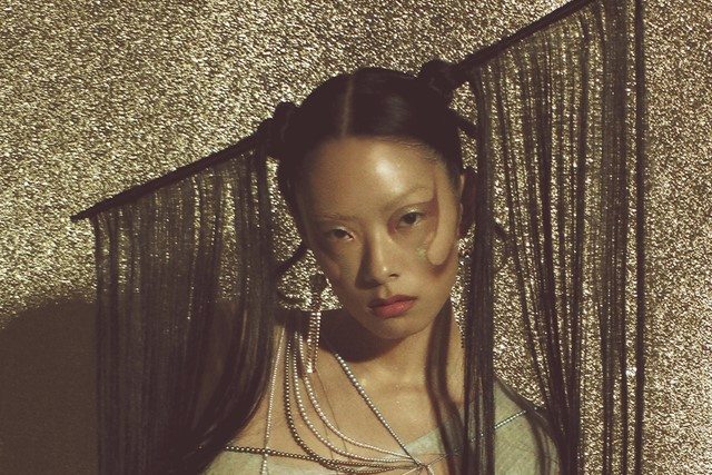 L'étoile montante Rina Sawayama documente la création de son premier album