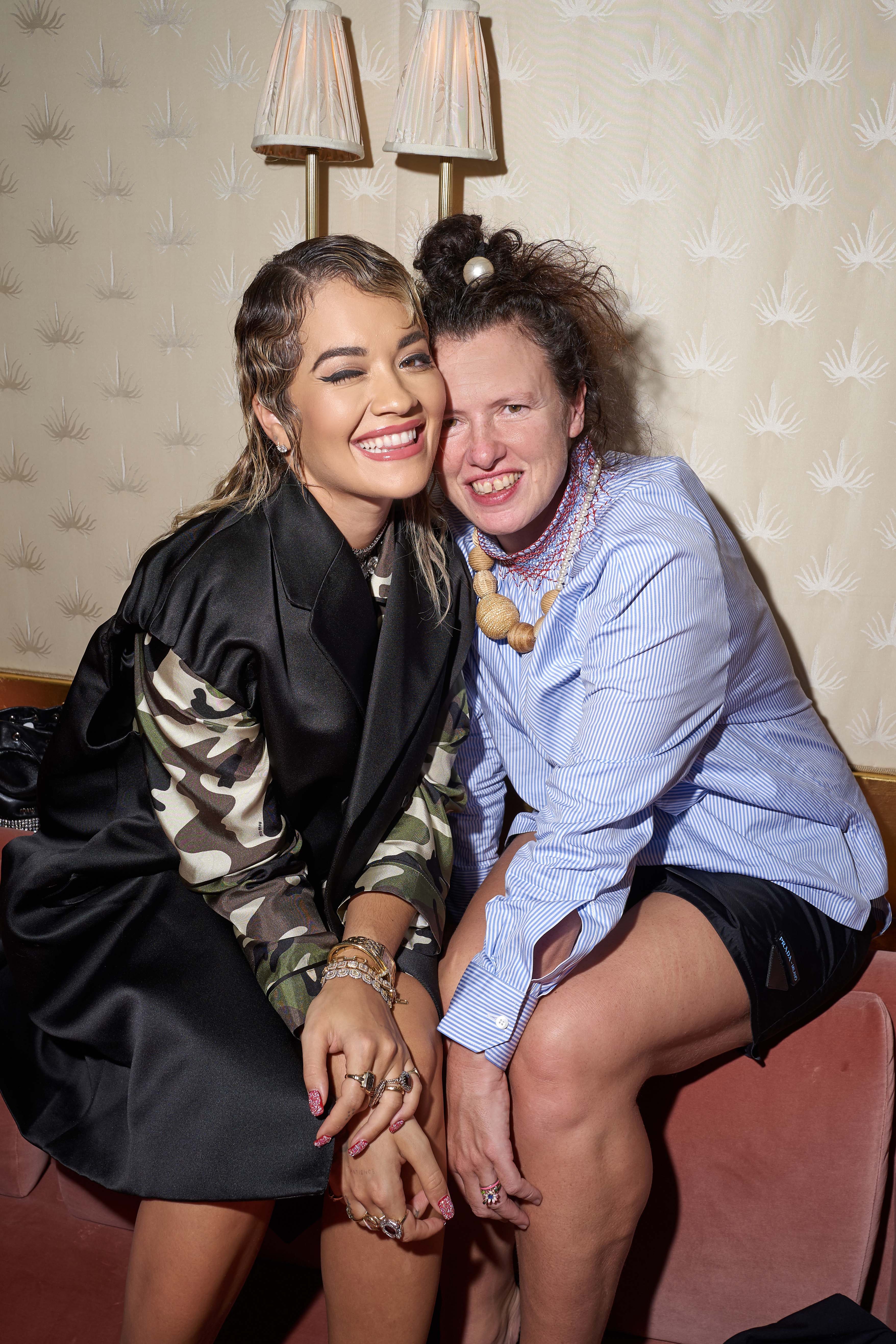 Kaia Gerber et Rita Ora font la fête à la soirée Miu Miu