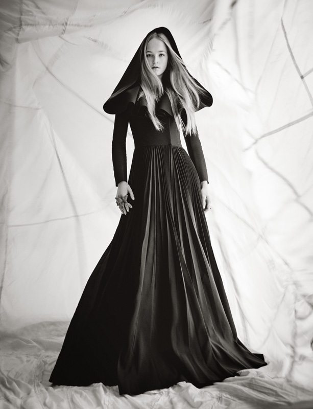 La haute couture de Dior sous l’objectif de Paolo Roversi