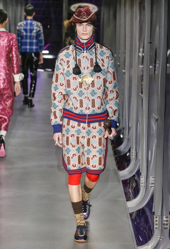 Alessandro Michele offre à Gucci un flamboyant défilé automne-hiver 2017-2018