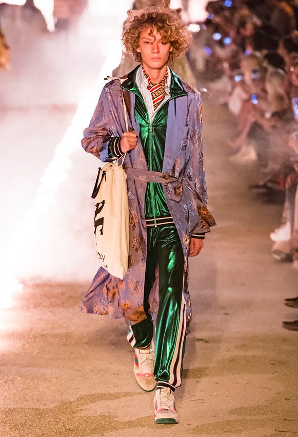 Gucci Croisière 2019 : Alessandro Michele enflamme la nécropole romaine des Alyscamps à Arles