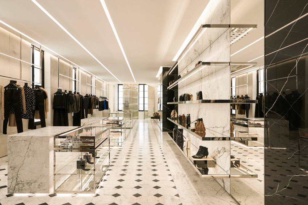Pourquoi faut-il absolument visiter la nouvelle boutique Saint Laurent Rive Droite ?