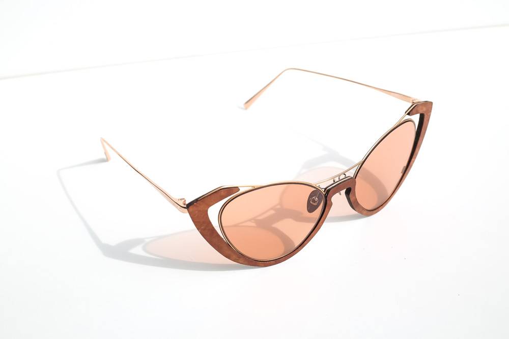 L'objet du jour : les lunettes de soleil en bois Shelter x Hugo Matha