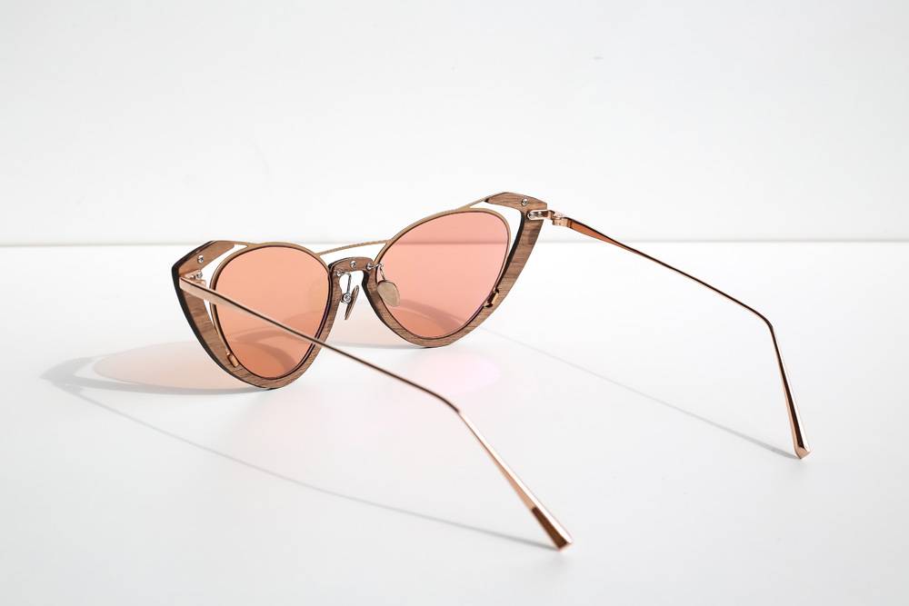 L'objet du jour : les lunettes de soleil en bois Shelter x Hugo Matha
