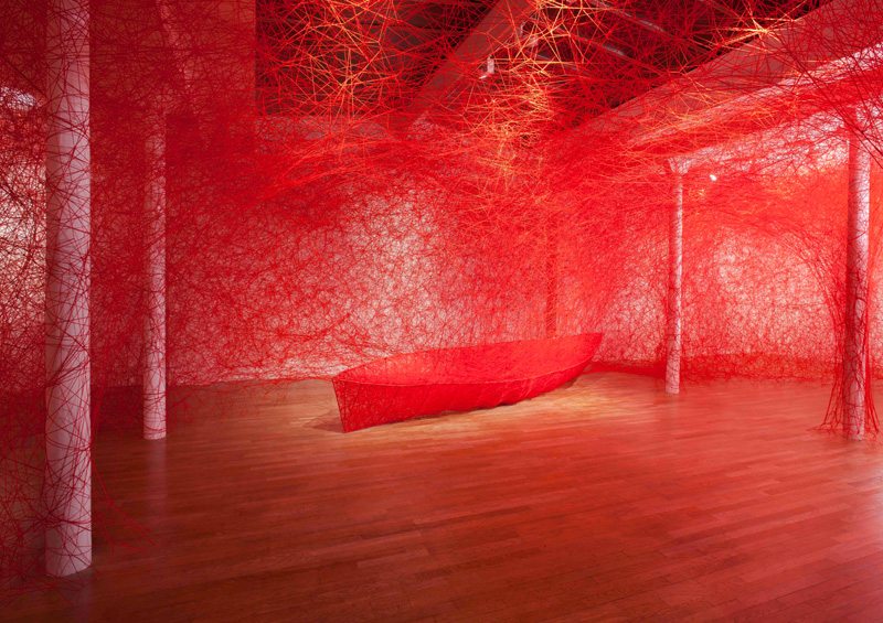 Portfolio : l'installation poétique de Chiharu Shiota à la Galerie Templon