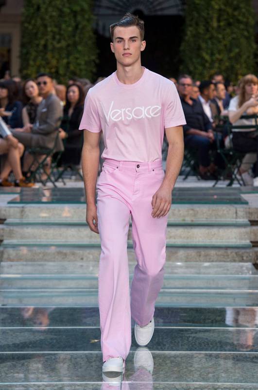 Le défilé Versace printemps-été 2018