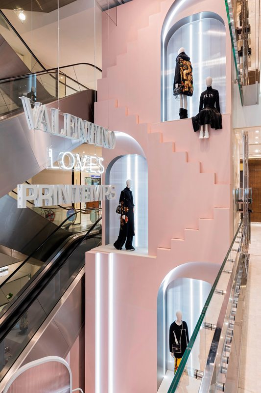 Après Jeremy Scott, le Printemps invite Valentino dans un pop-up store