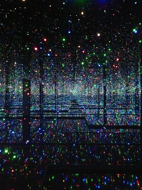 Perdez-vous dans les miroirs infinis de Yayoi Kusama à la Tate